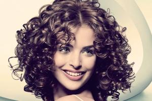 Wavy hair - several ways to curl your hair How to quickly make your hair wavy